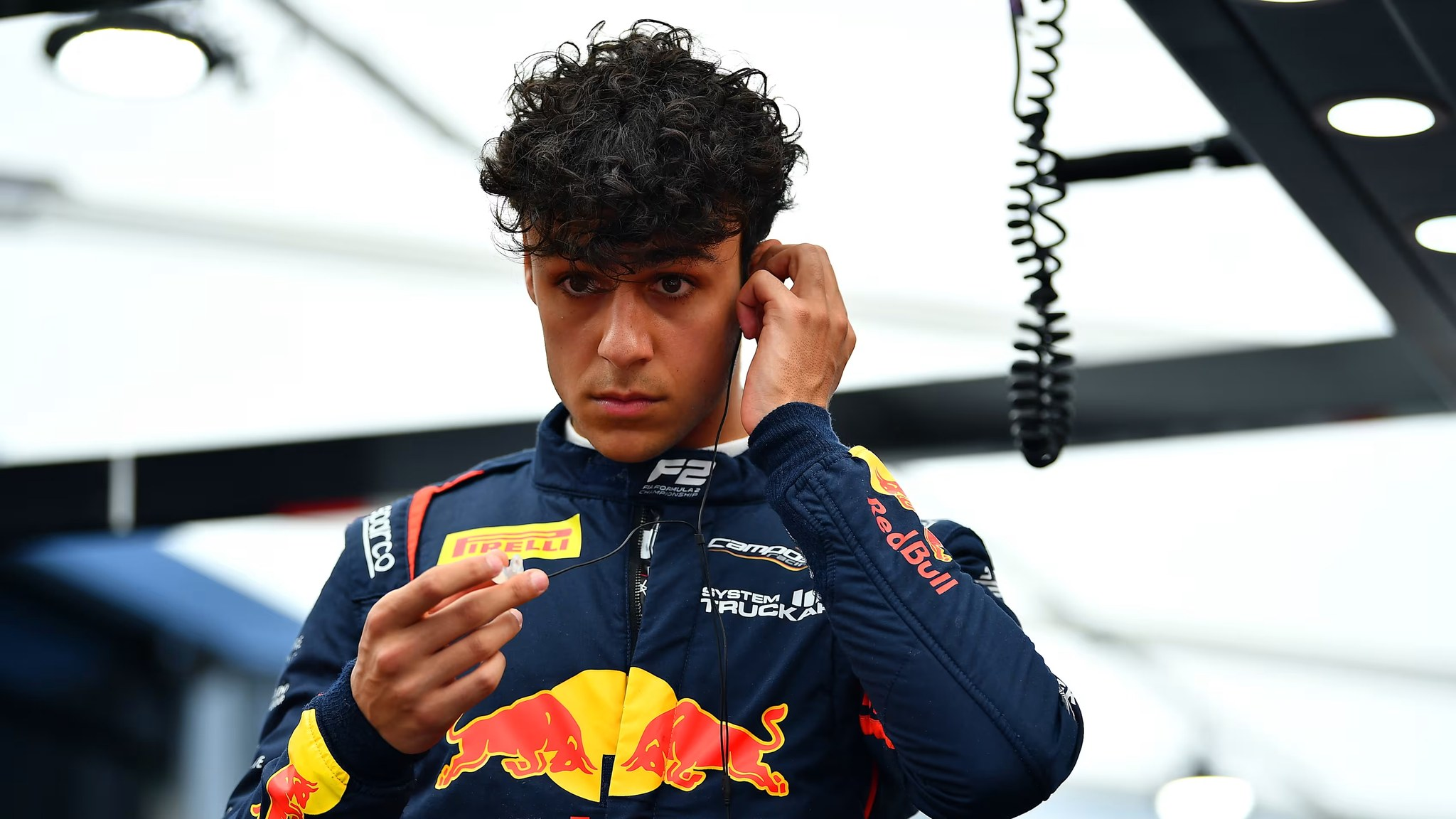 誰是 Arvid Lindblad？為何他深得 Red Bull Racing 的心？